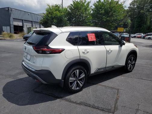 White 2023 Nissan Rogue SL
