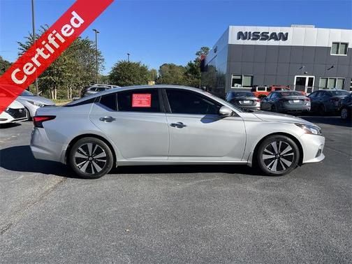 2022 Nissan Altima 2.5 SV