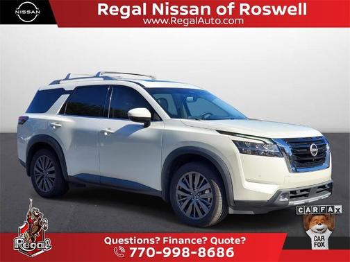 2022 Nissan Pathfinder SL