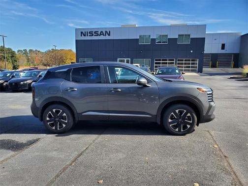 2025 Nissan Kicks SV