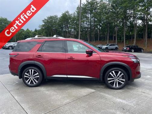2024 Nissan Pathfinder Platinum