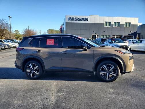 2025 Nissan Rogue SL