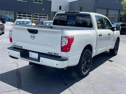 2023 Nissan Titan SV