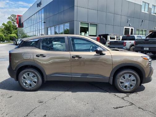2025 Nissan Kicks S