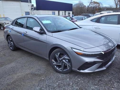 Gray 2025 Hyundai ELANTRA SEL Convenience