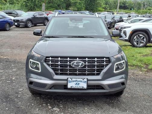2024 Hyundai VENUE Limited