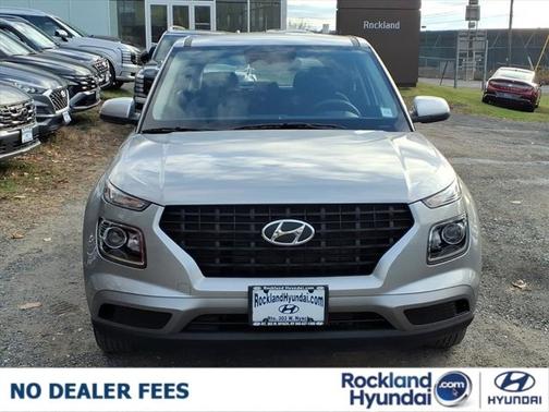 2023 Hyundai VENUE SE
