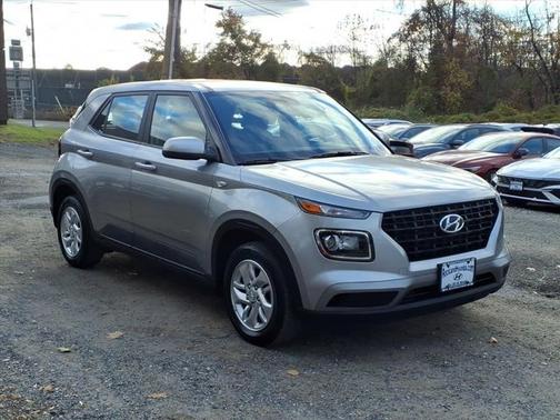 2023 Hyundai VENUE SE