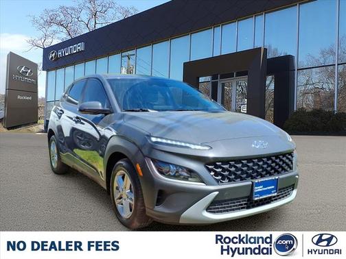Gray 2023 Hyundai KONA SE