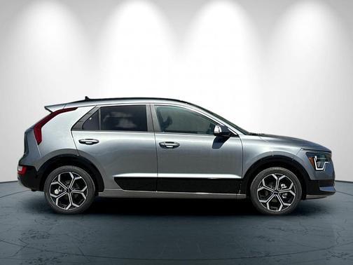 2025 Kia Niro EX Touring