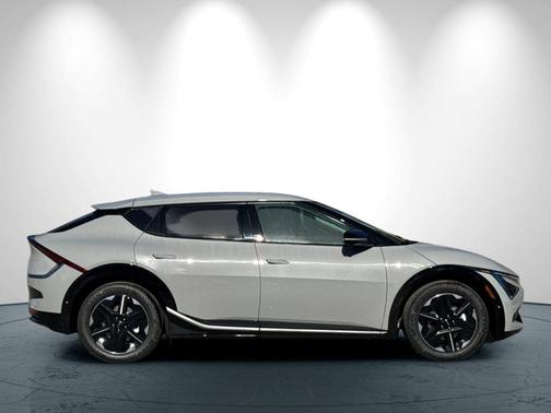 2025 Kia EV6 Wind