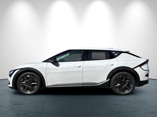 2025 Kia EV6 Light