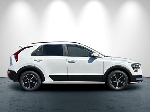 2025 Kia Niro EX