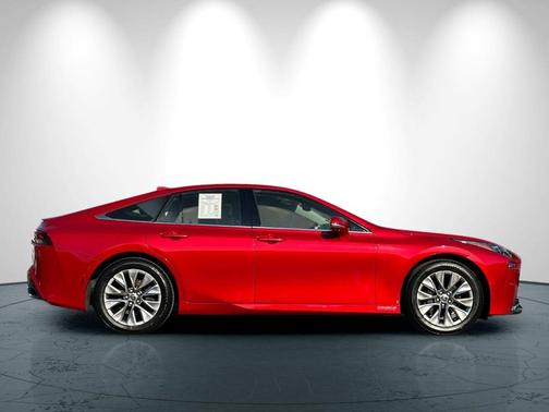 2022 Toyota Mirai 