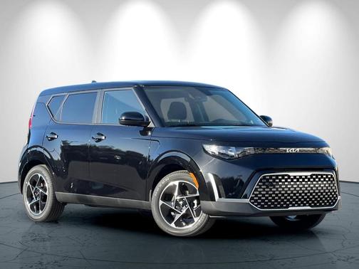 Fusion Orange 2025 Kia Soul EX