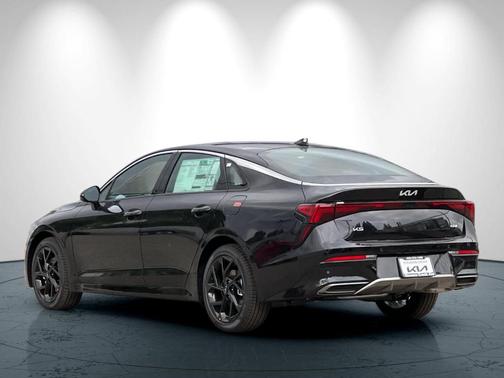 Aurora Black Pearl 2026 Kia K5 GT-Line