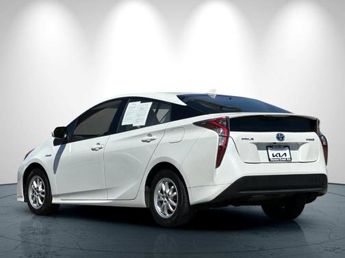 2016 Toyota Prius Two