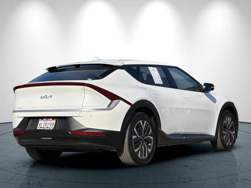 2024 Kia EV6 Light