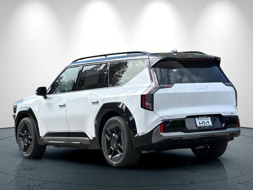 Glacier White 2026 Kia EV9 GT-Line