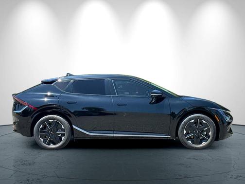 2025 Kia EV6 Wind