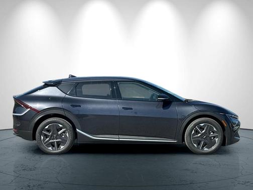 2025 Kia EV6 Light