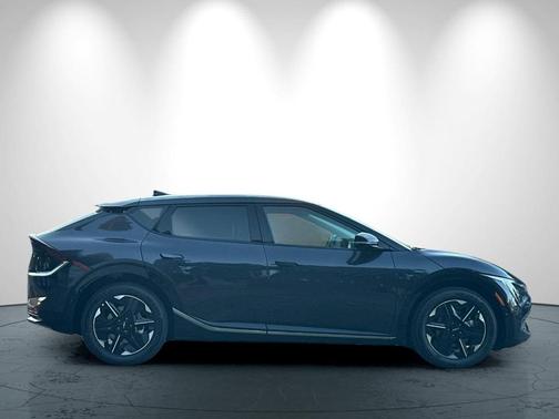 2025 Kia EV6 Wind