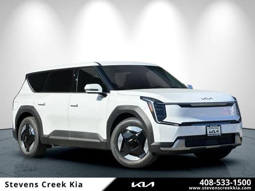 Glacial White Pearl 2026 Kia EV9 Light Long Range