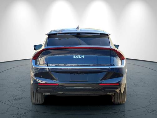 2025 Kia EV6 Wind