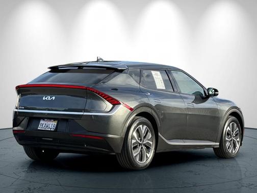 2023 Kia EV6 Light
