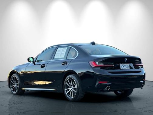 2022 BMW 330e 330e