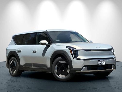 Ivory Silver 2026 Kia EV9 Light Short Range