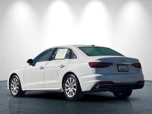 2022 Audi A4 40 Premium