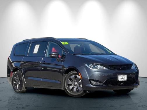 2020 Chrysler Pacifica Hybrid Limited