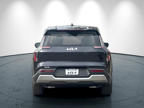 2026 Kia EV9 Light Long Range