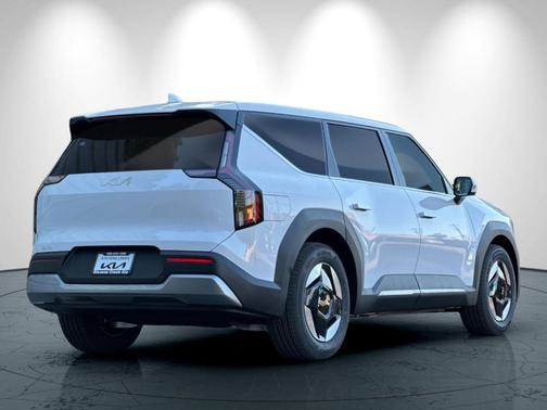 2026 Kia EV9 Light Long Range