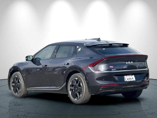 2025 Kia EV6 Wind