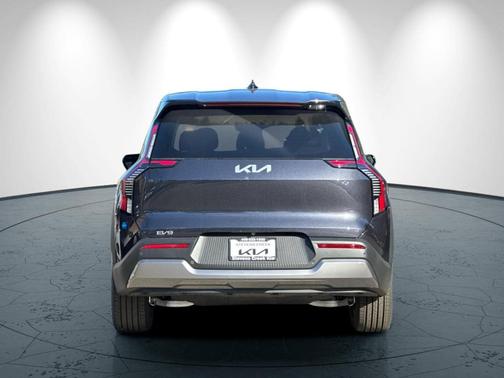 2026 Kia EV9 Light Short Range