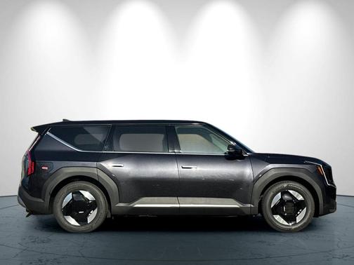 2026 Kia EV9 Light Short Range