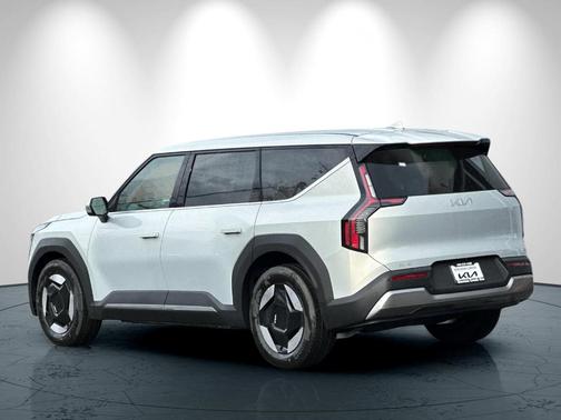 2026 Kia EV9 Light Long Range