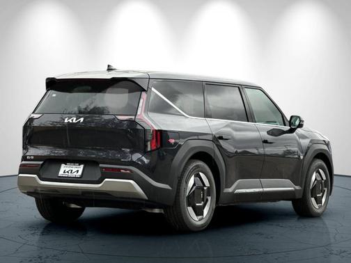 2026 Kia EV9 Light Short Range