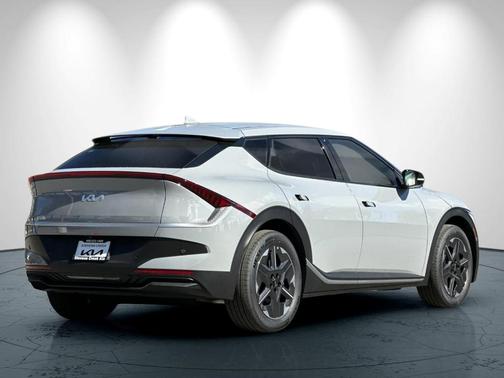 2025 Kia EV6 Light