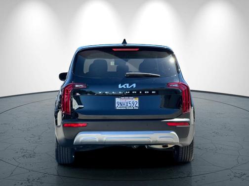 2022 Kia Telluride LX