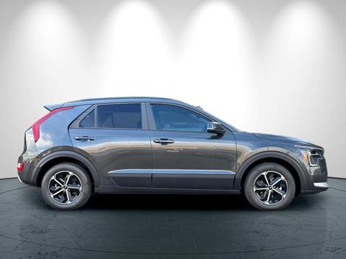 2025 Kia Niro EX