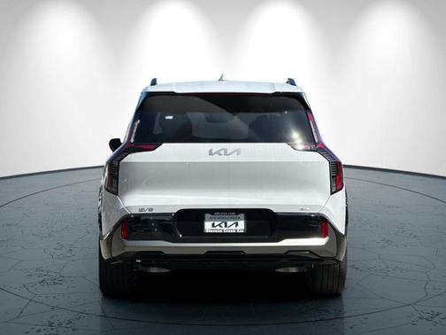 Glacial White Pearl 2026 Kia EV9 GT-Line