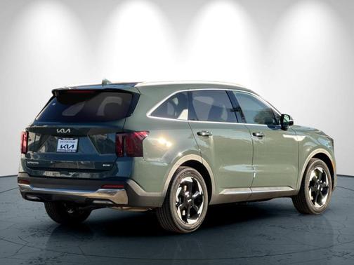 Green 2026 Kia Sorento Hybrid EX