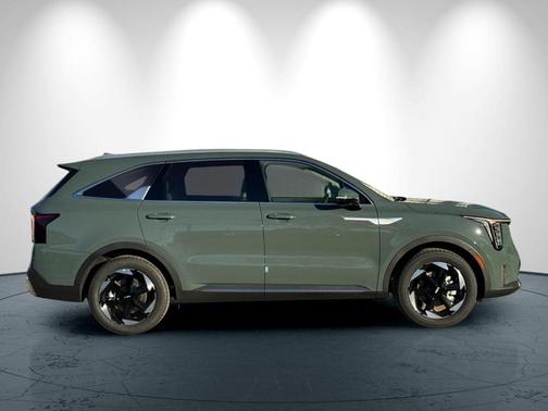 Green 2026 Kia Sorento Hybrid EX