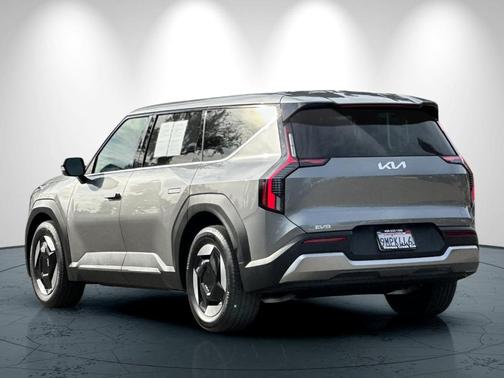 2024 Kia EV9 Light Long Range