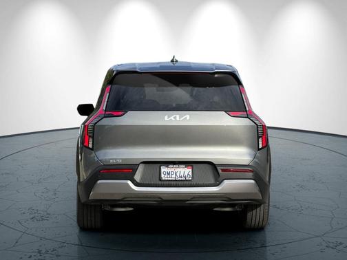 2024 Kia EV9 Light Long Range