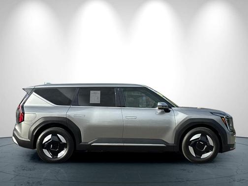 2024 Kia EV9 Light Long Range