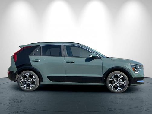 2025 Kia Niro SX Touring